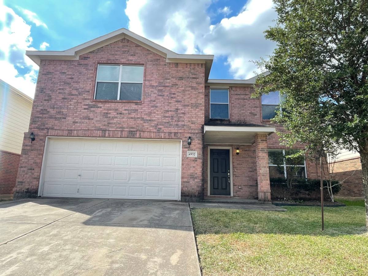 House for rent at 4932 Thorn Hollow Dr, Keller, TX 76244