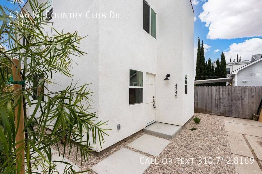 Townhouse for rent at 4346 W Country Club Dr, Los Angeles, CA 90019