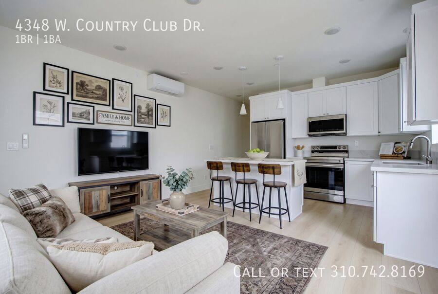 Apartment for rent at 4348 W Country Club Dr, Los Angeles, CA 90019