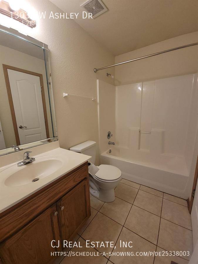 Townhouse for rent at 1303 NW Ashley Dr, Grain Valley, MO 64029