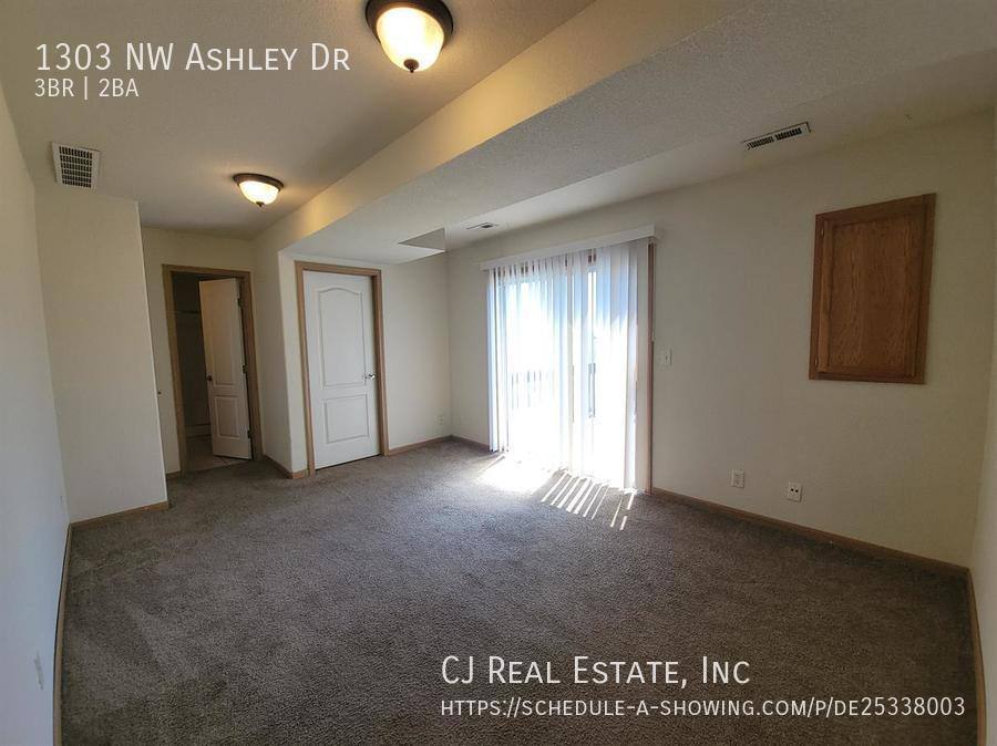 Townhouse for rent at 1303 NW Ashley Dr, Grain Valley, MO 64029