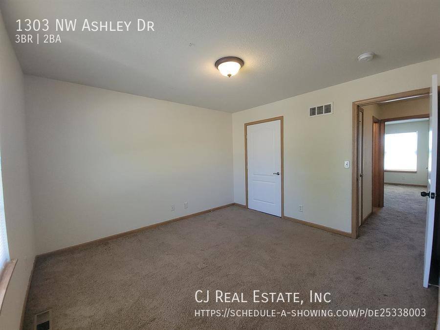 Townhouse for rent at 1303 NW Ashley Dr, Grain Valley, MO 64029