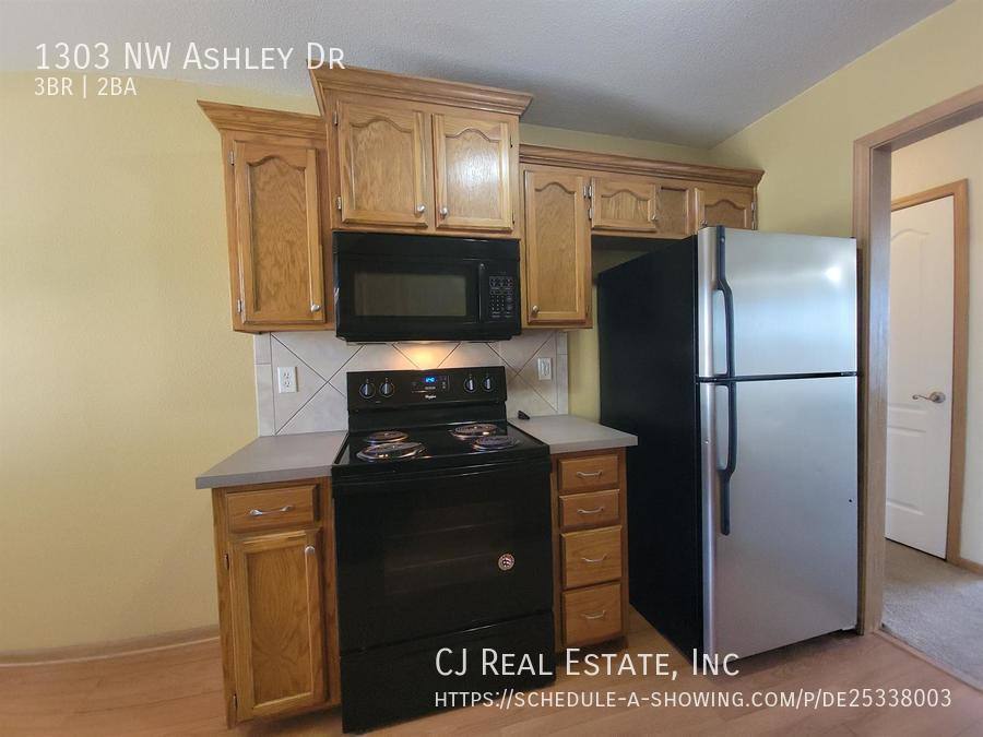 Townhouse for rent at 1303 NW Ashley Dr, Grain Valley, MO 64029