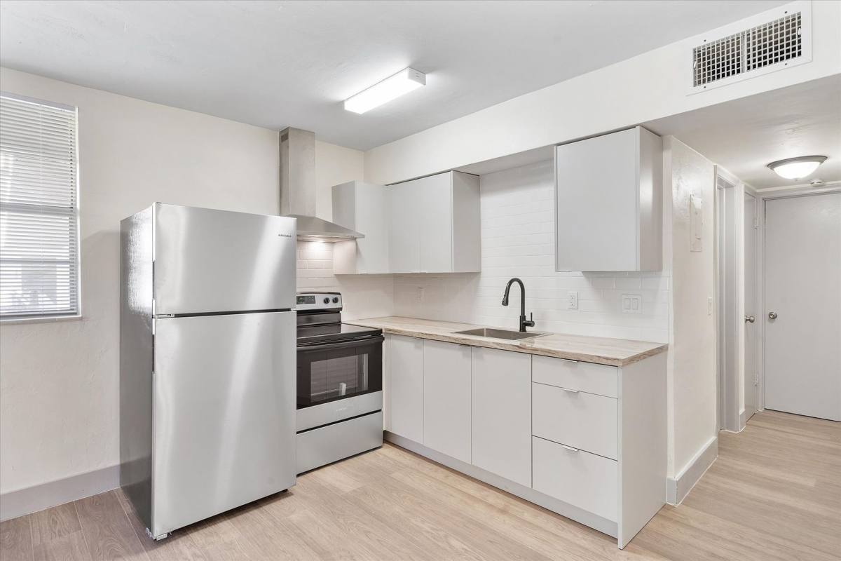 Apartment for rent at 1715 N 16th Ave, Hollywood, FL 33020