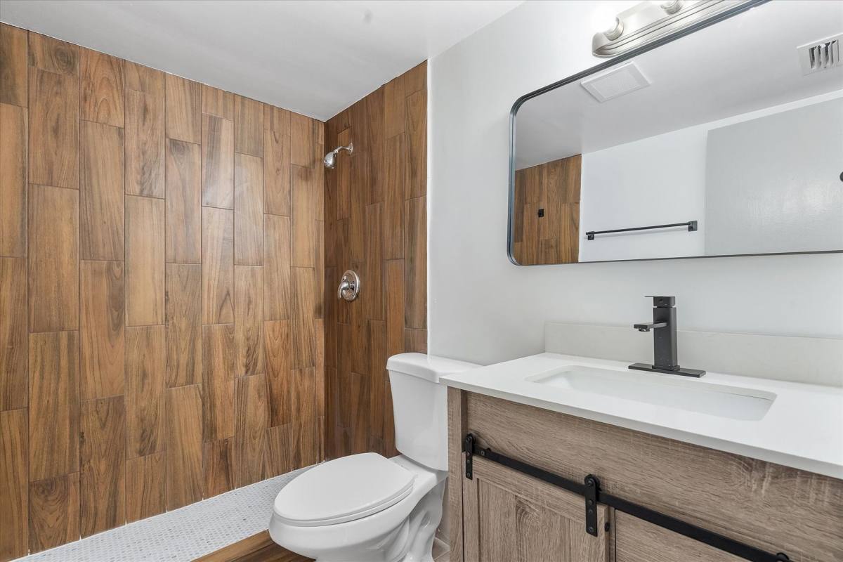 Apartment for rent at 1715 N 16th Ave, Hollywood, FL 33020