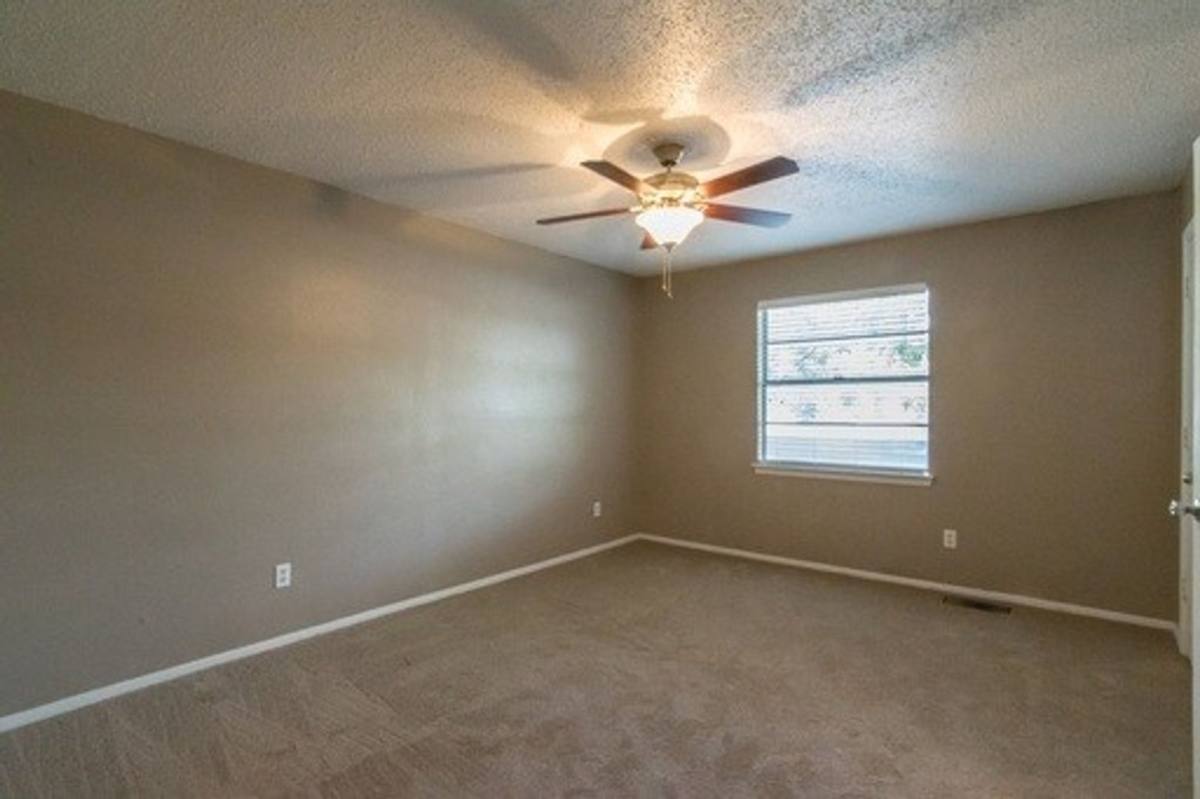 House for rent at 5121 Donnelly Ave #B, Fort Worth, TX 76107