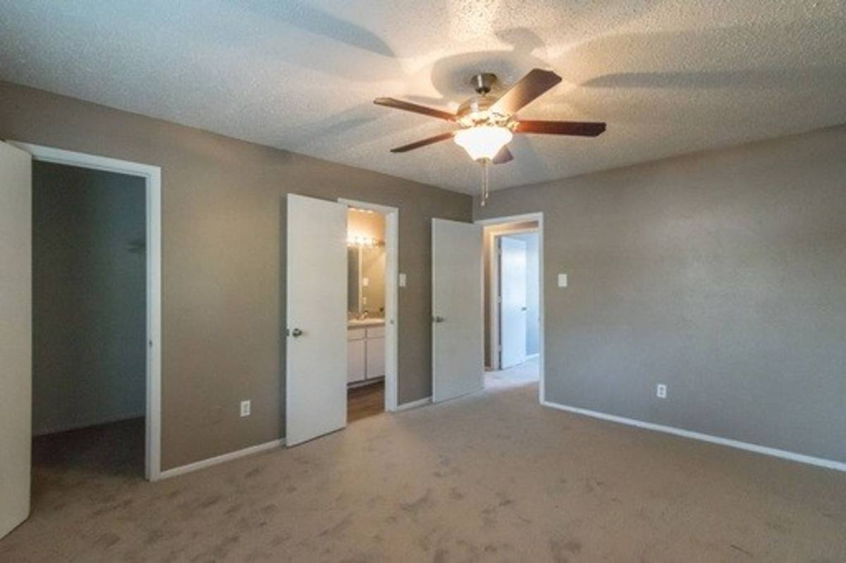 House for rent at 5121 Donnelly Ave #B, Fort Worth, TX 76107