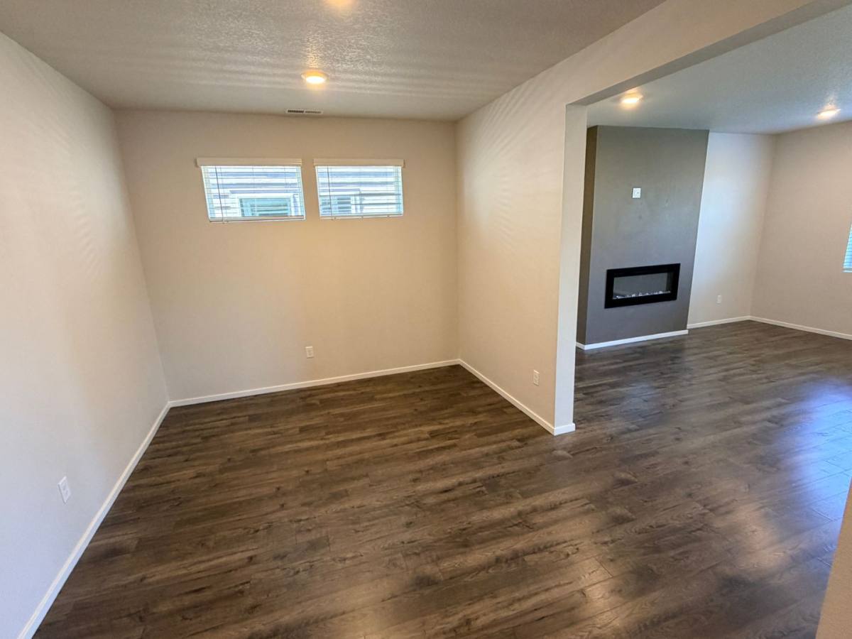 House for rent at 462 Greencrest St NE, Salem, OR 97301