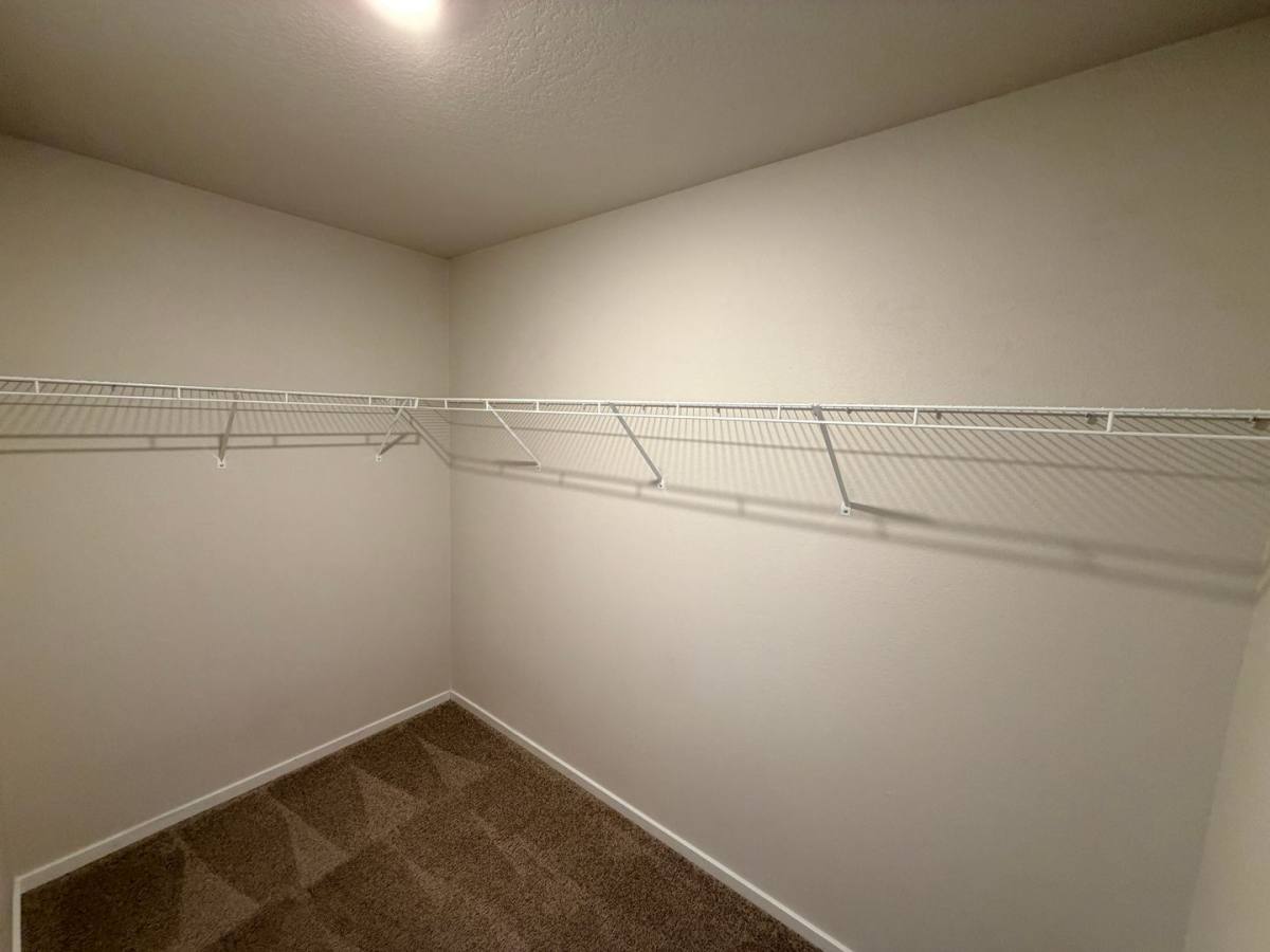 House for rent at 462 Greencrest St NE, Salem, OR 97301