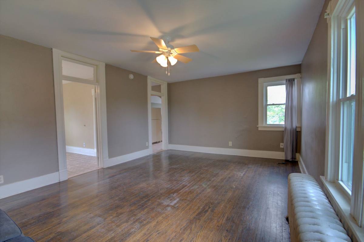 Apartment for rent at 1724 Farnam St, Davenport, IA 52803