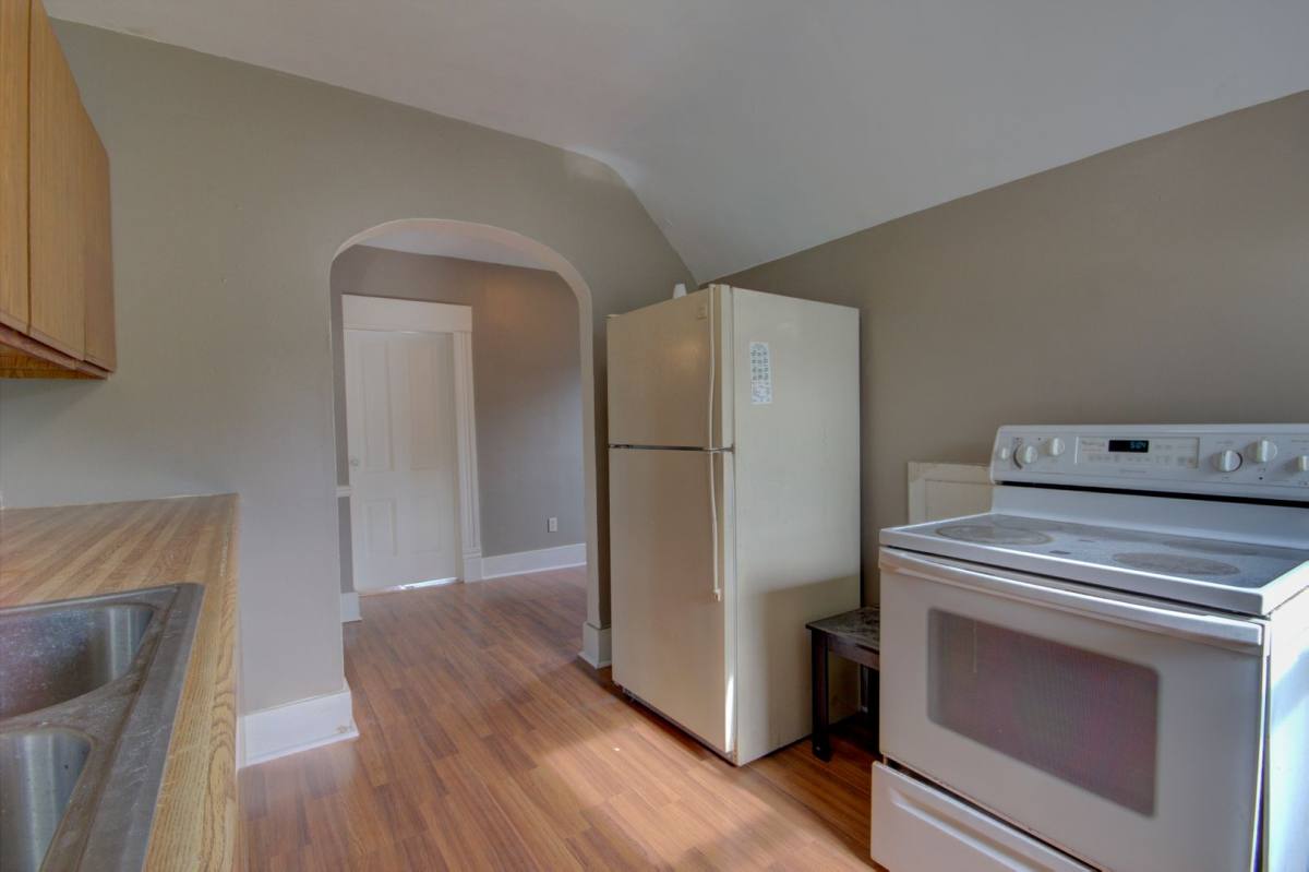 Apartment for rent at 1724 Farnam St, Davenport, IA 52803