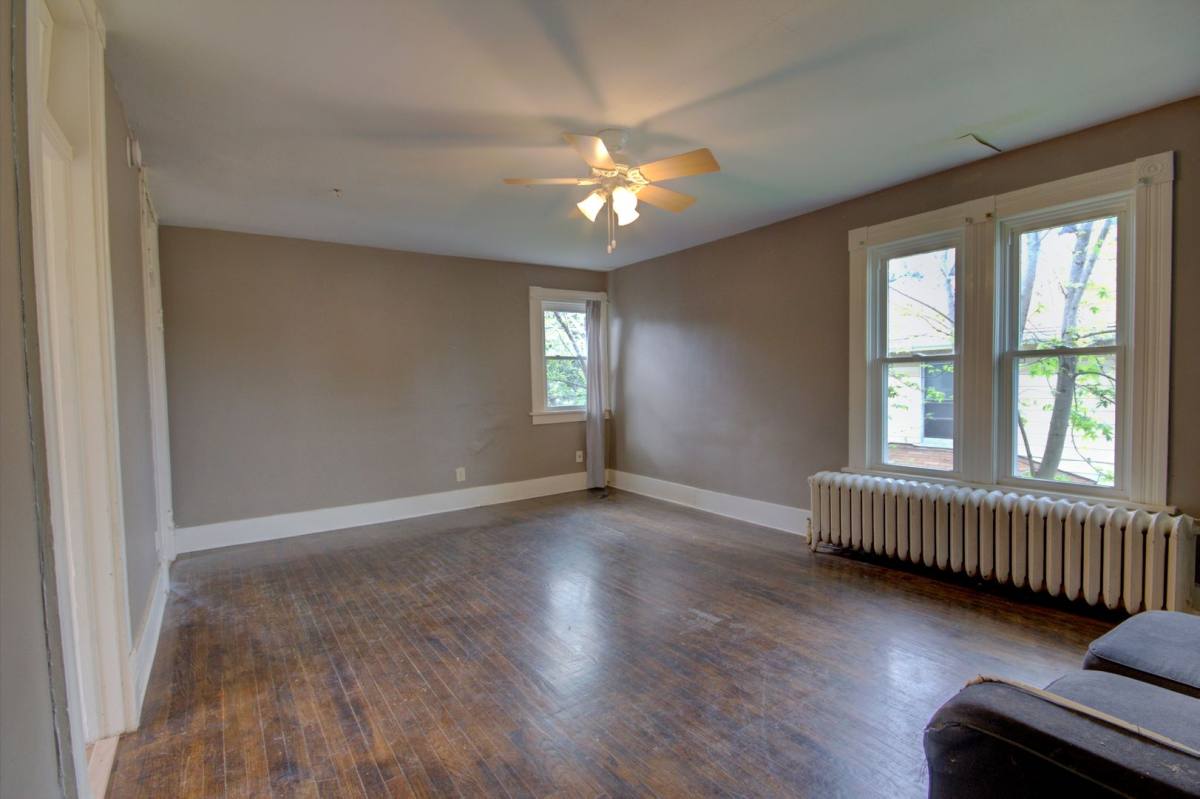 Apartment for rent at 1724 Farnam St, Davenport, IA 52803
