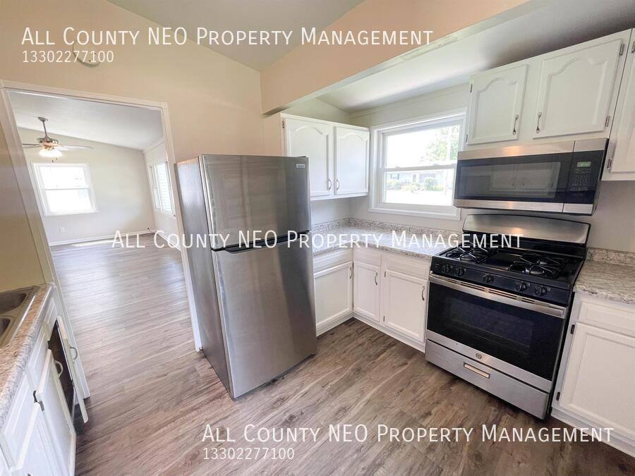 House for rent at 2470 Center Ave, Alliance, OH 44601