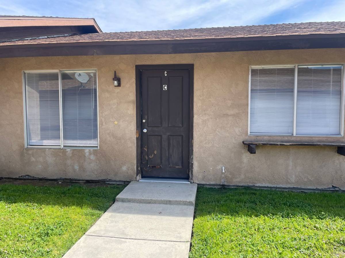 Apartment for rent at 576 Montecito Ave, Hemet, CA 92543