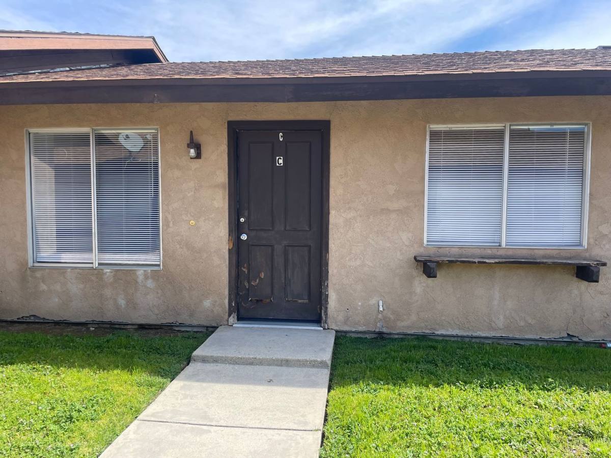Apartment for rent at 576 Montecito Ave, Hemet, CA 92543