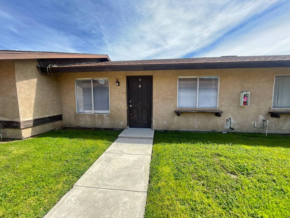 Apartment for rent at 576 Montecito Ave, Hemet, CA 92543