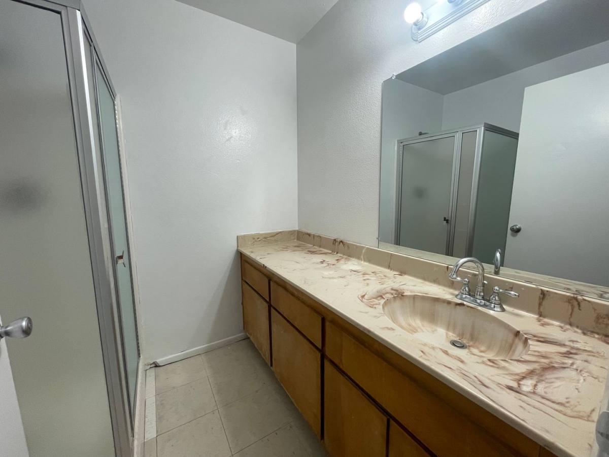 Apartment for rent at 576 Montecito Ave, Hemet, CA 92543