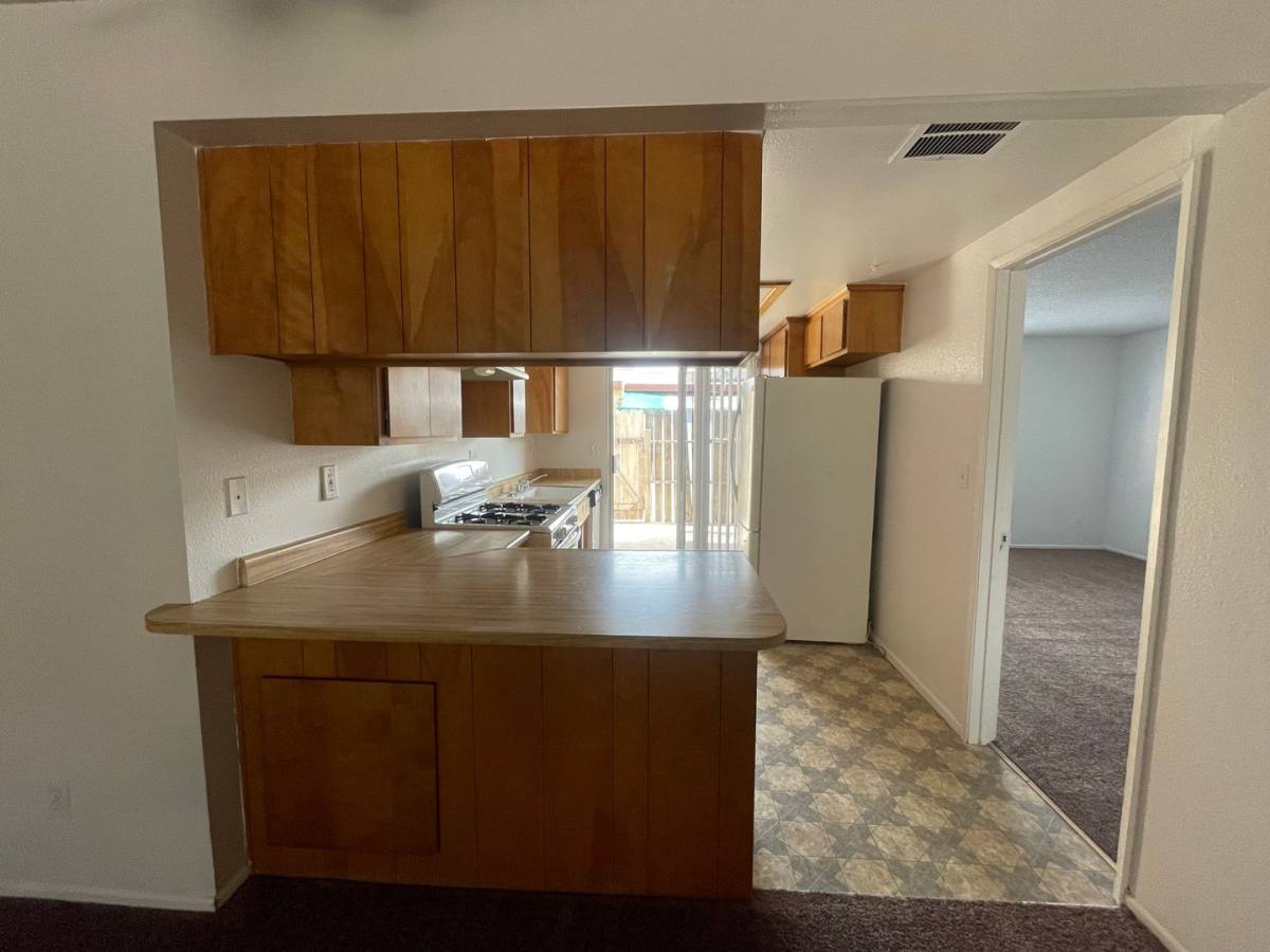 Apartment for rent at 576 Montecito Ave, Hemet, CA 92543