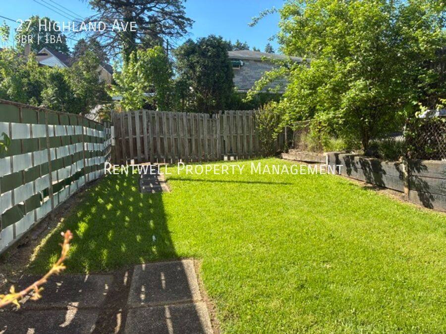 House for rent at 27 Highland Ave, McKees Rocks, PA 15136