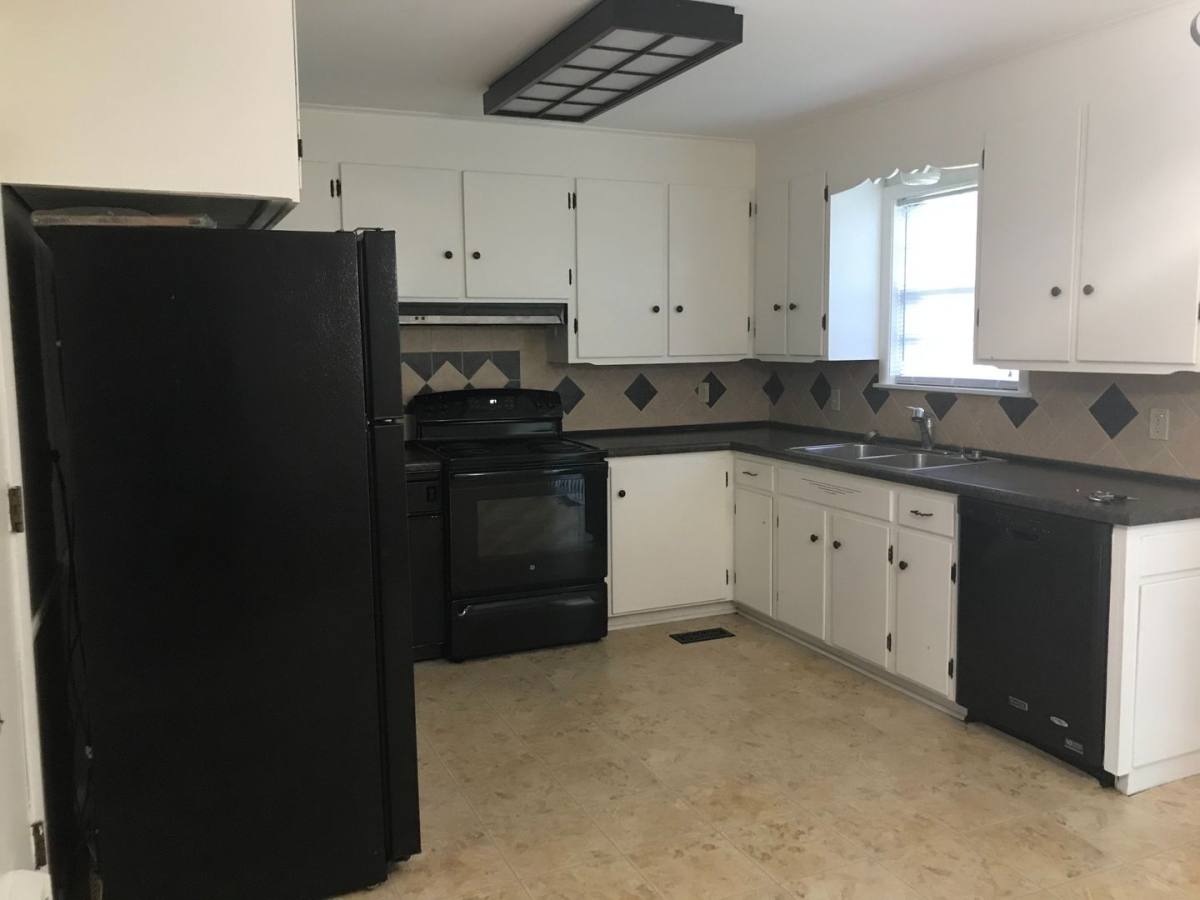 House for rent at 1115 E 48th Place, Tulsa, OK 74105