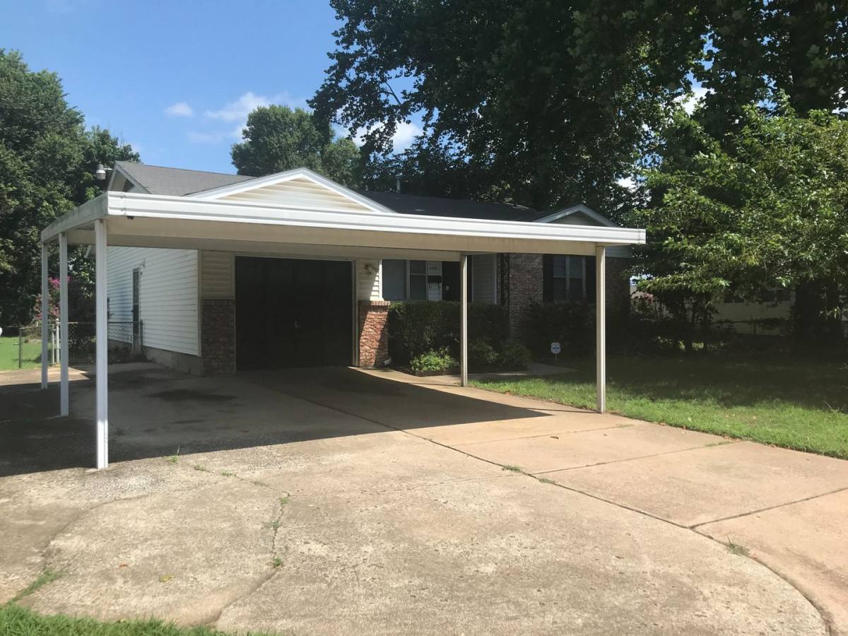 House for rent at 1115 E 48th Place, Tulsa, OK 74105
