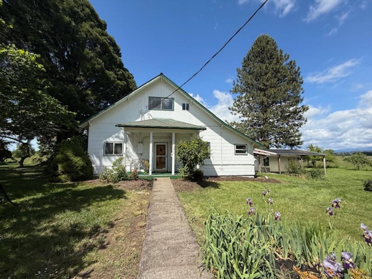House for rent at 32000 Denny School Rd, Lebanon, OR 97355