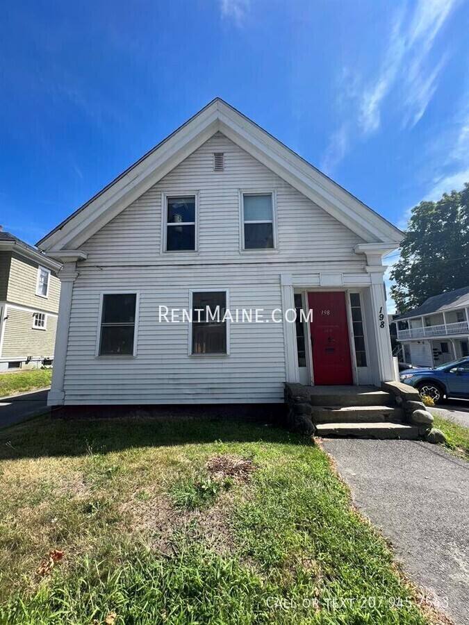 Apartment for rent at 198 Center St #1, Old Town, ME 04468