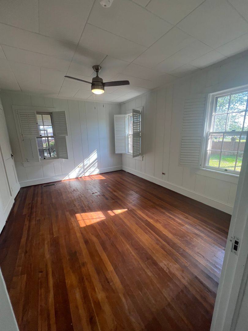 House for rent at 30 N Second St, Glenwood, GA 30428