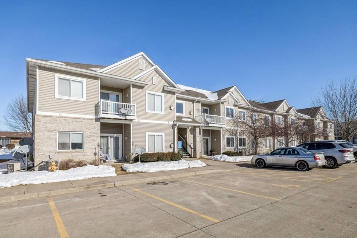 Condo for rent at 1320 SE Florence Dr, Waukee, IA 50263