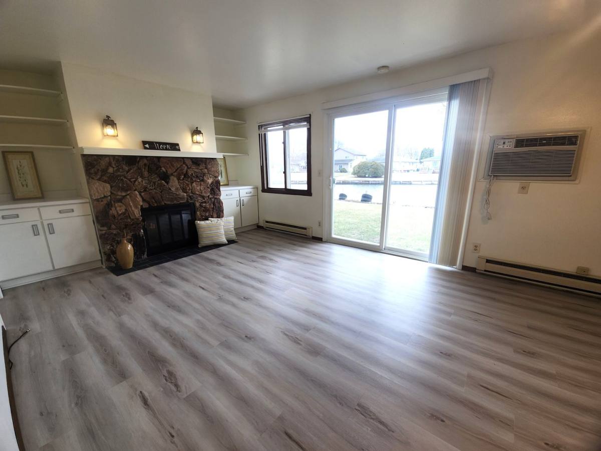 Apartment for rent at 1045 Greenwood Court, Oshkosh, WI 54901
