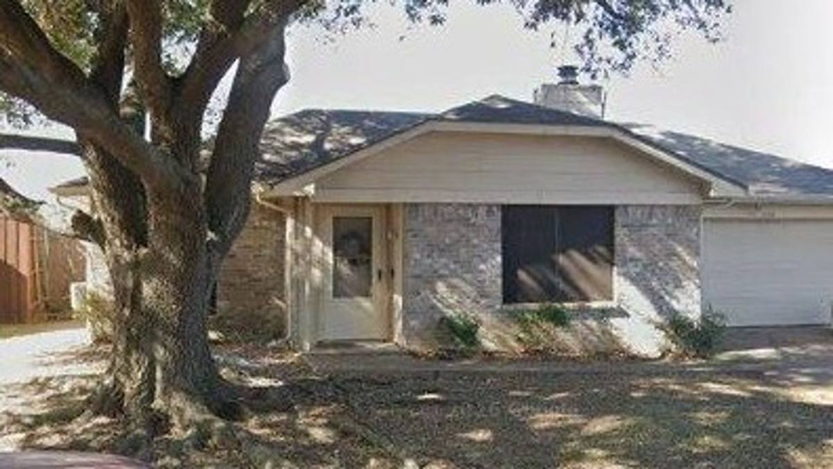 House for rent at 5310 Pampas Court, Arlington, TX 76018