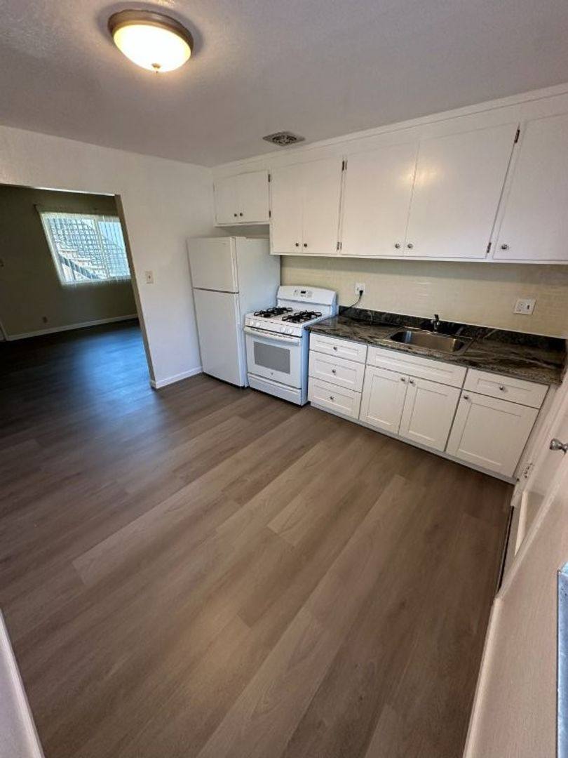 Apartment for rent at 15600 Via Granada, San Lorenzo, CA 94580