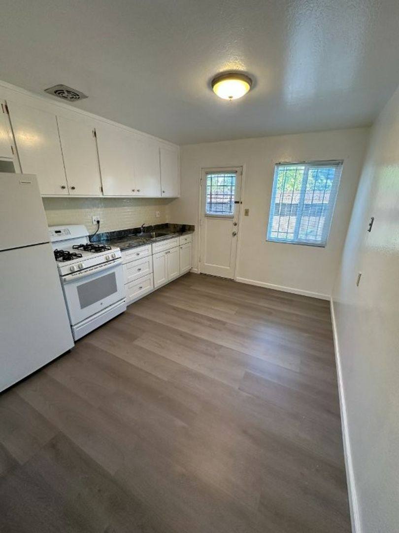 Apartment for rent at 15600 Via Granada, San Lorenzo, CA 94580