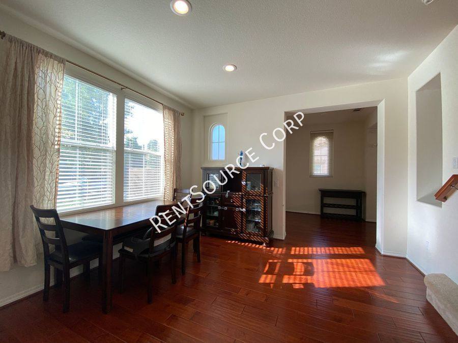 House for rent at 28408 Camino Del Arte Dr, Valencia, CA 91354