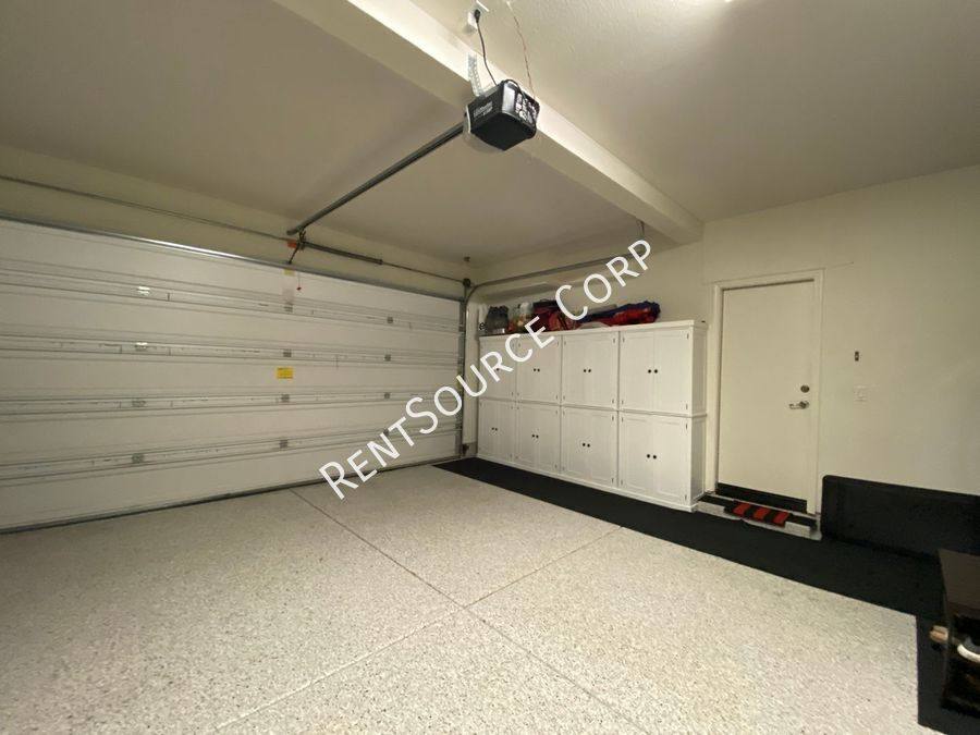 House for rent at 28408 Camino Del Arte Dr, Valencia, CA 91354