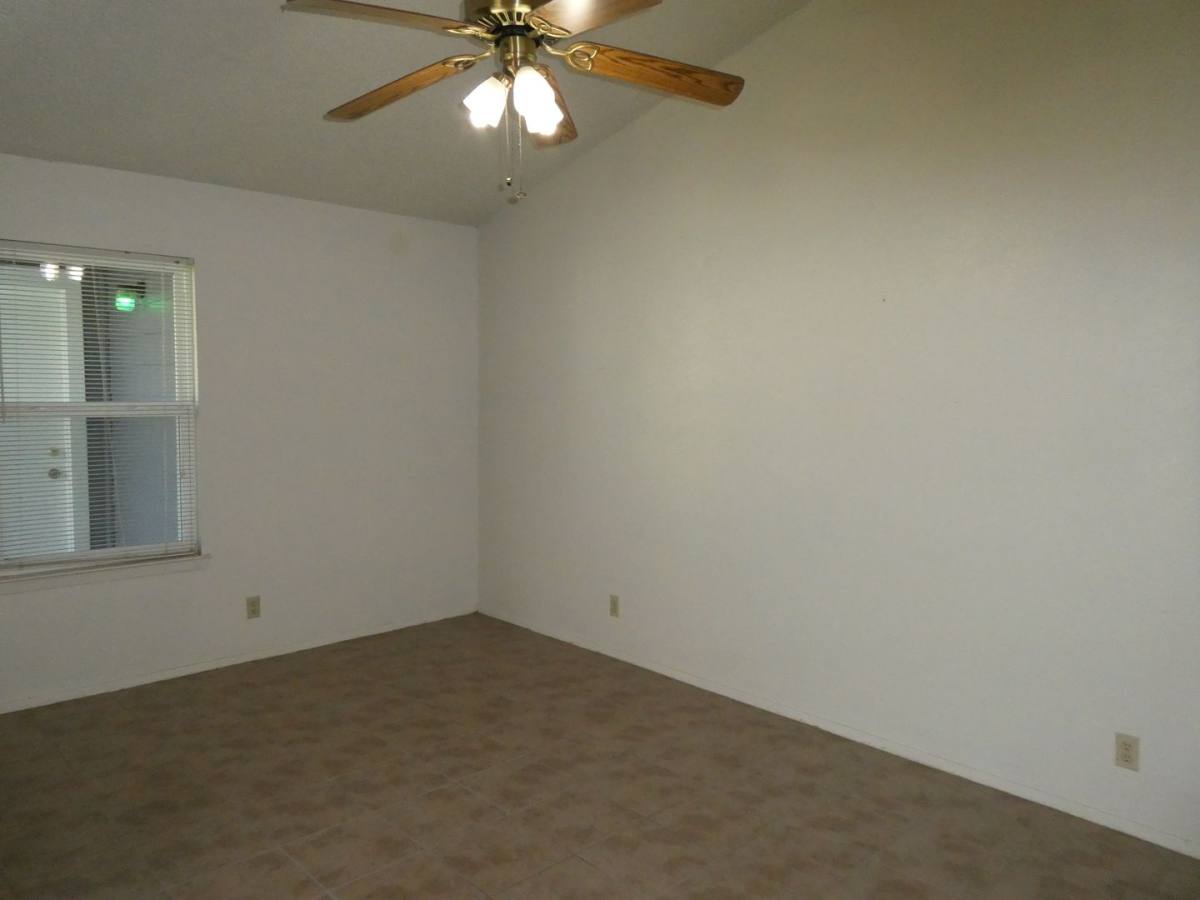 Apartment for rent at 8705 Pineridge Dr, Austin, TX 78729