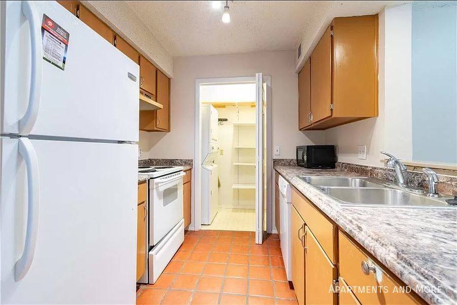 Apartment for rent at 402 N Fredericksburg St #1, San Marcos, TX 78666