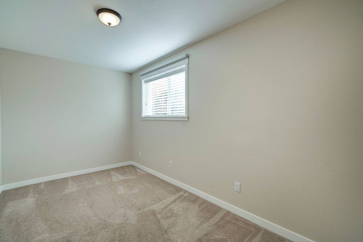 Apartment for rent at 9840 NE 116th St, Kirkland, WA 98034