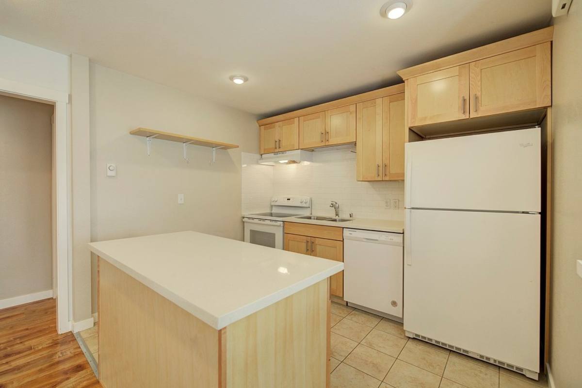 Apartment for rent at 9840 NE 116th St, Kirkland, WA 98034