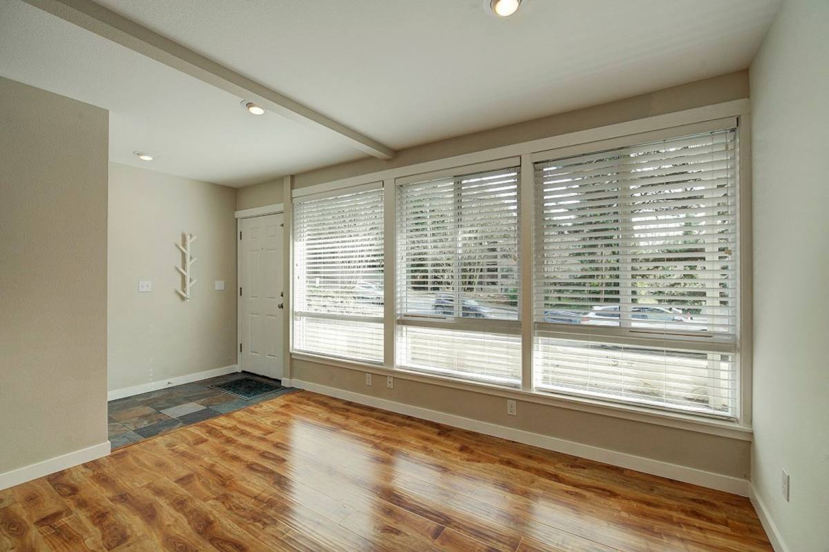 Apartment for rent at 9840 NE 116th St, Kirkland, WA 98034