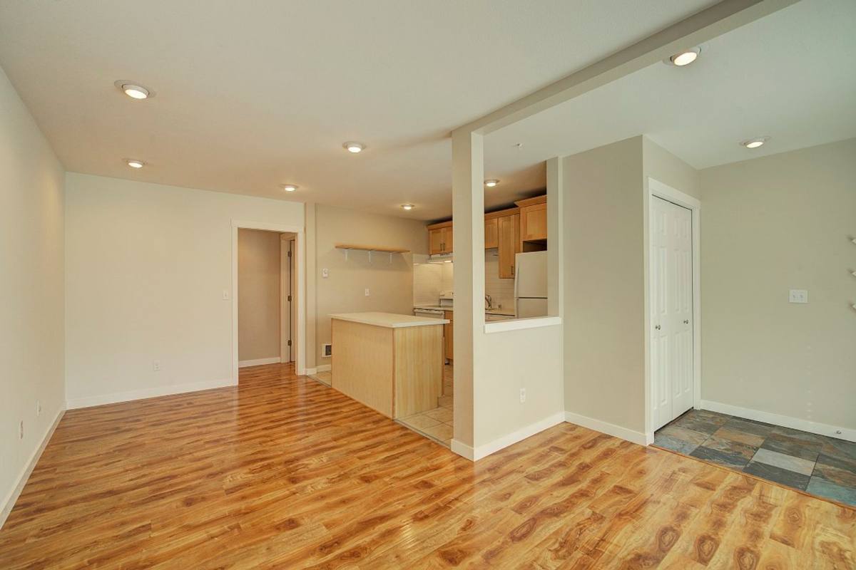 Apartment for rent at 9840 NE 116th St, Kirkland, WA 98034