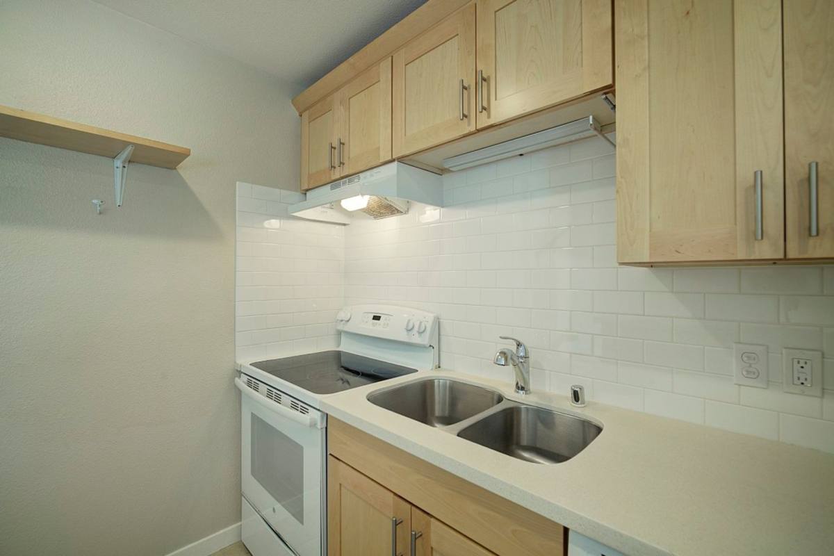 Apartment for rent at 9840 NE 116th St, Kirkland, WA 98034