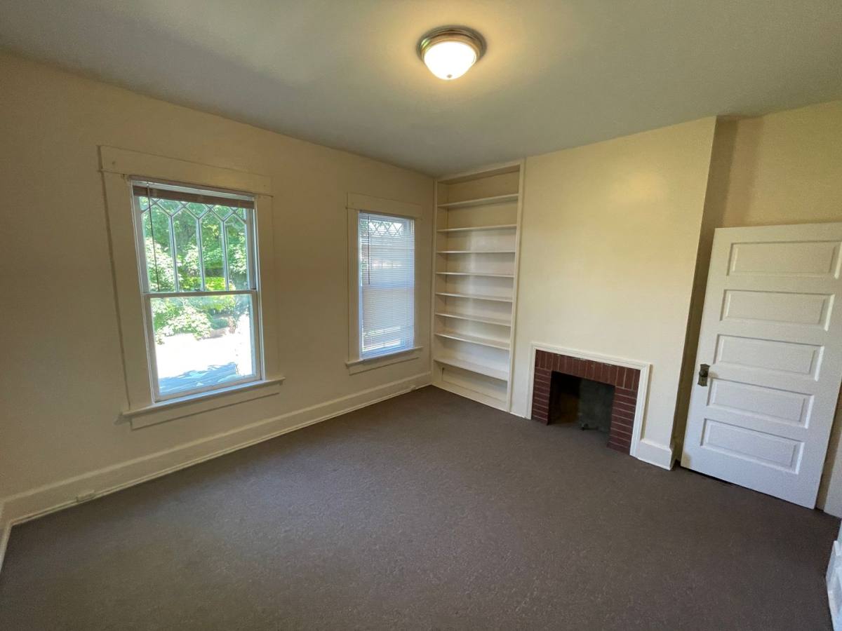 Apartment for rent at 2304-2306 N High St, Columbus, OH 43202