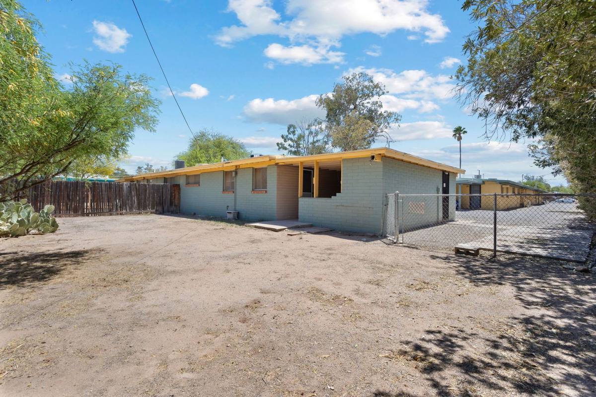 Apartment for rent at 1515 E Blacklidge Dr, Tucson, AZ 85719