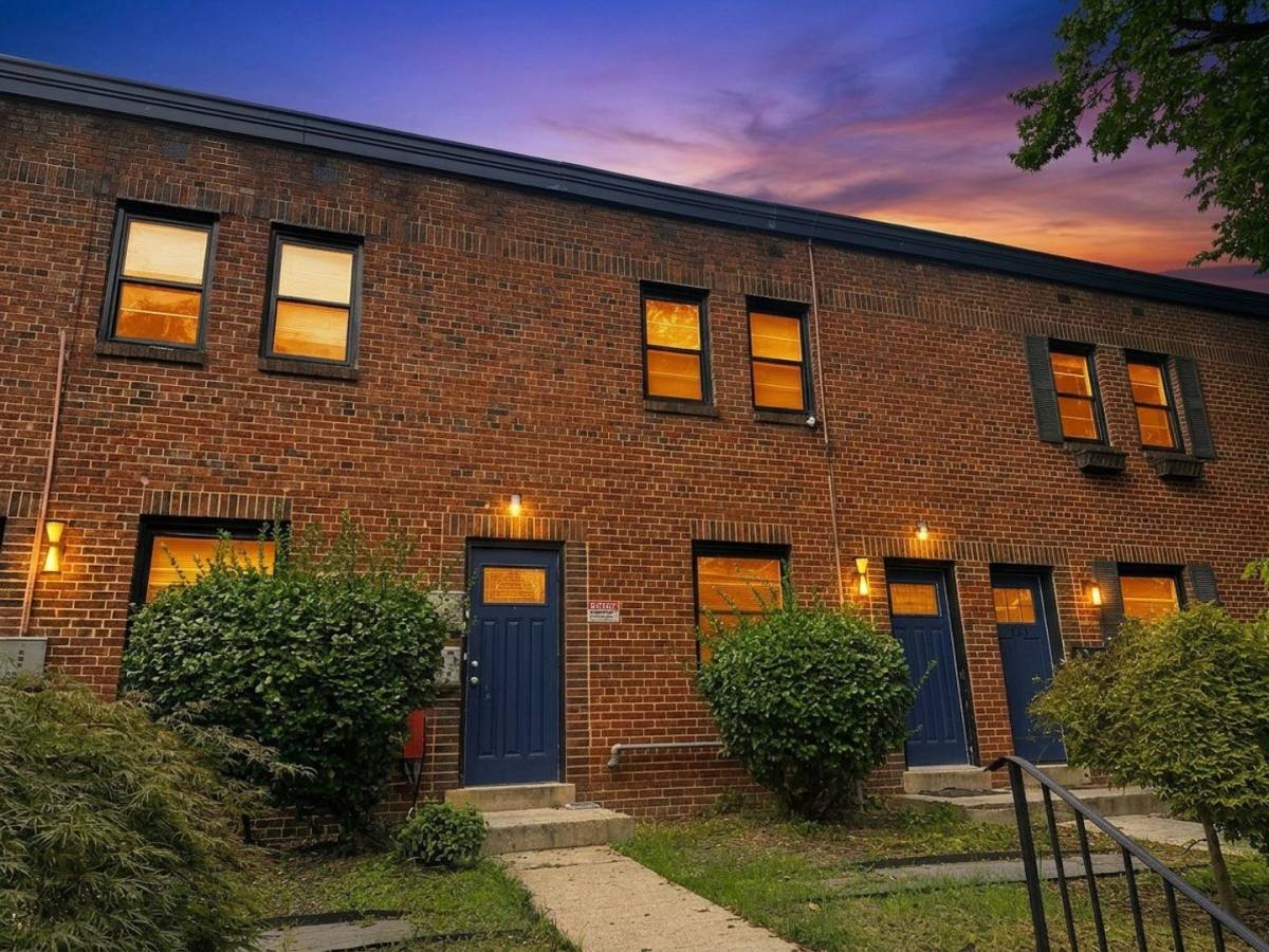 Apartment for rent at 127 17th St SE, Washington, DC 20003