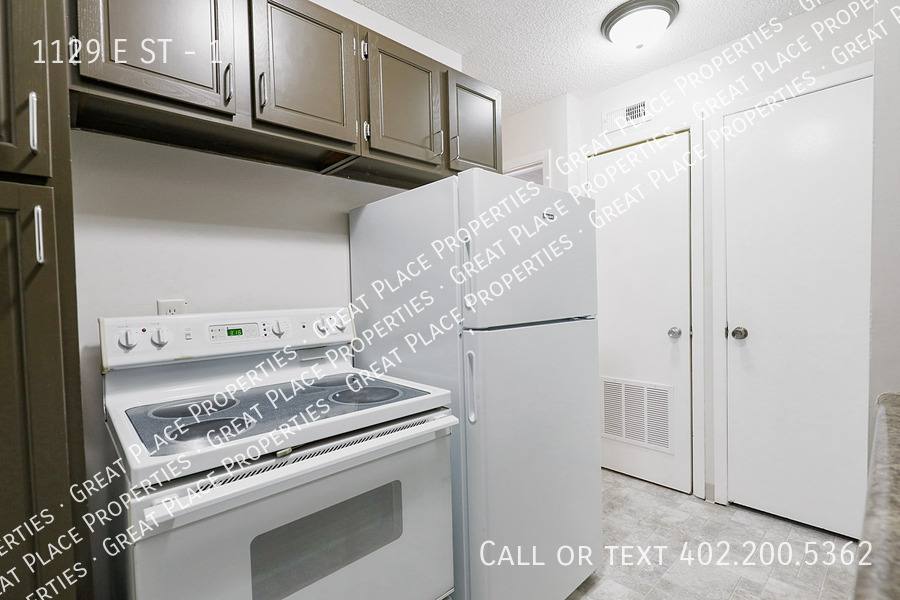 Apartment for rent at 1129 E St #1, Lincoln, NE 68508