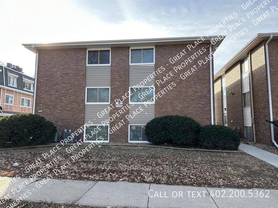 Apartment for rent at 1129 E St #1, Lincoln, NE 68508