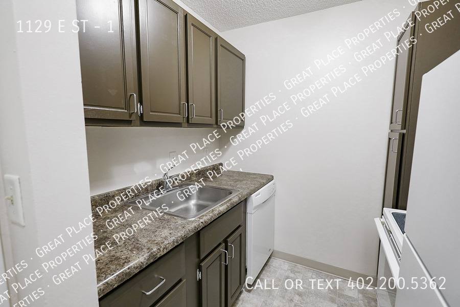Apartment for rent at 1129 E St #1, Lincoln, NE 68508