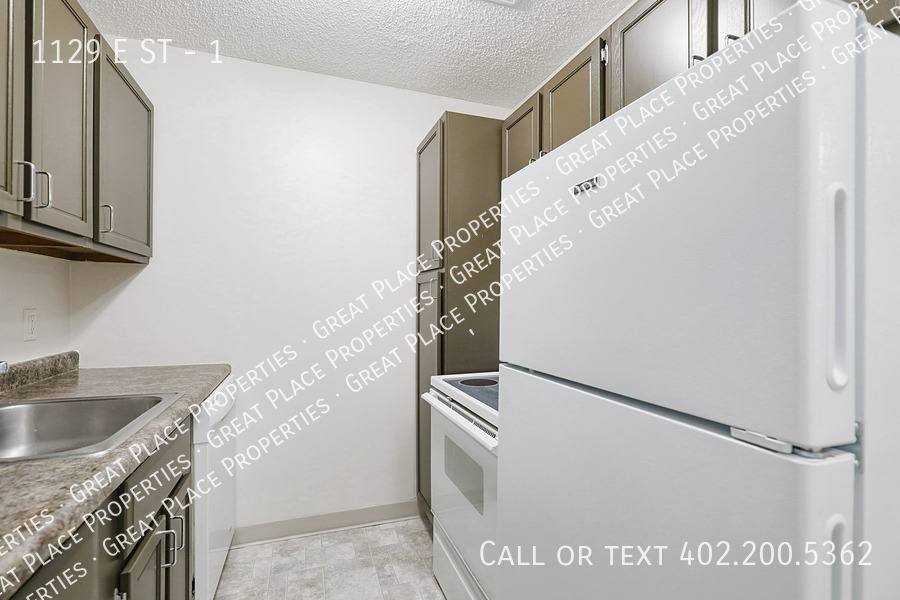 Apartment for rent at 1129 E St #1, Lincoln, NE 68508