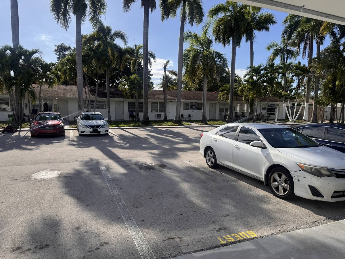 Apartment for rent at 4140 SW 24th Court #1, Fort Lauderdale, FL 33317